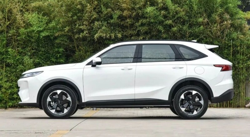 2suv-moi-de-net-mazda-cx-5-gia-du-kien-chi-tu-371-trieu-dong-sap-trinh-lang-1763352434.jpg