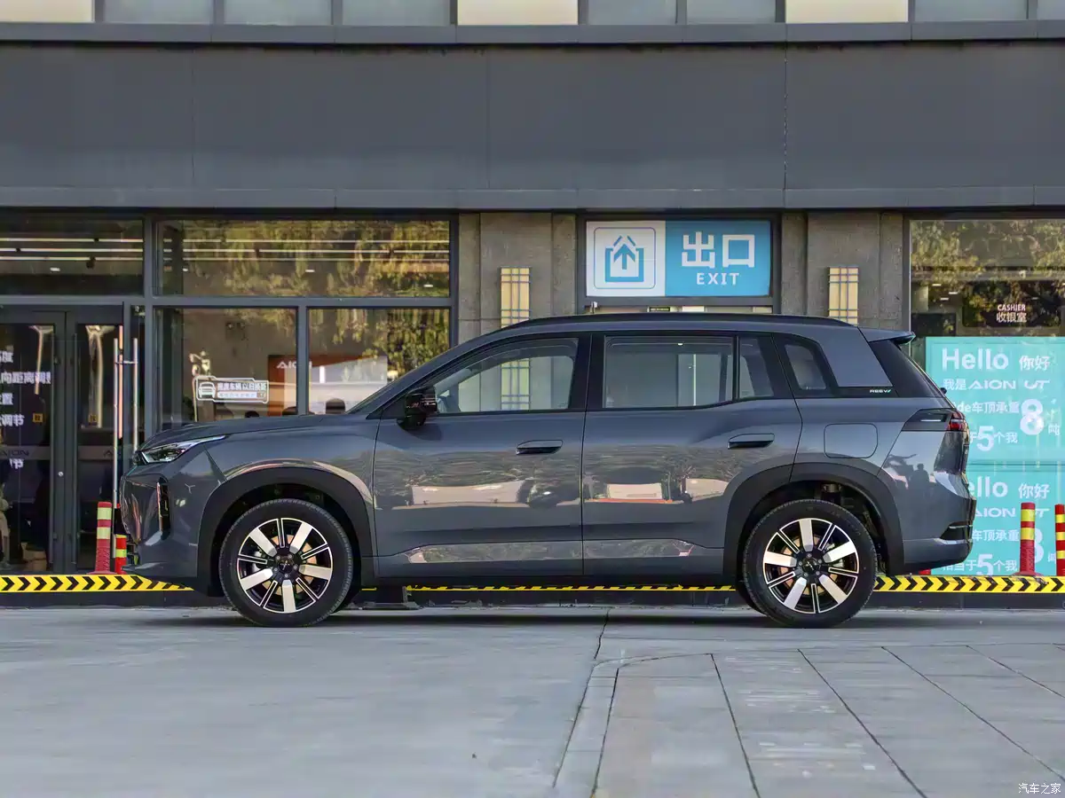 3suv-moi-gia-chi-407-trieu-dong-gay-suc-ep-len-mazda-cx-5-thiet-ke-hien-dai-trang-bi-khung-1763368396.png