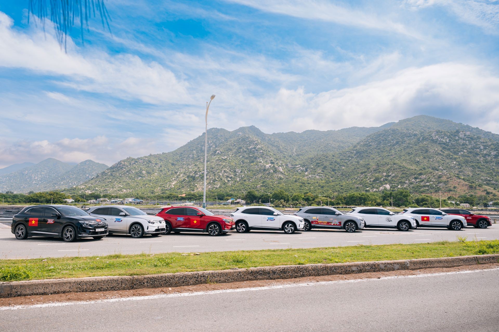 Ưu đãi chồng ưu đãi - Cơ hội không thể tốt hơn để sở hữu VinFast VF 8 trong tháng 11 ảnh 2