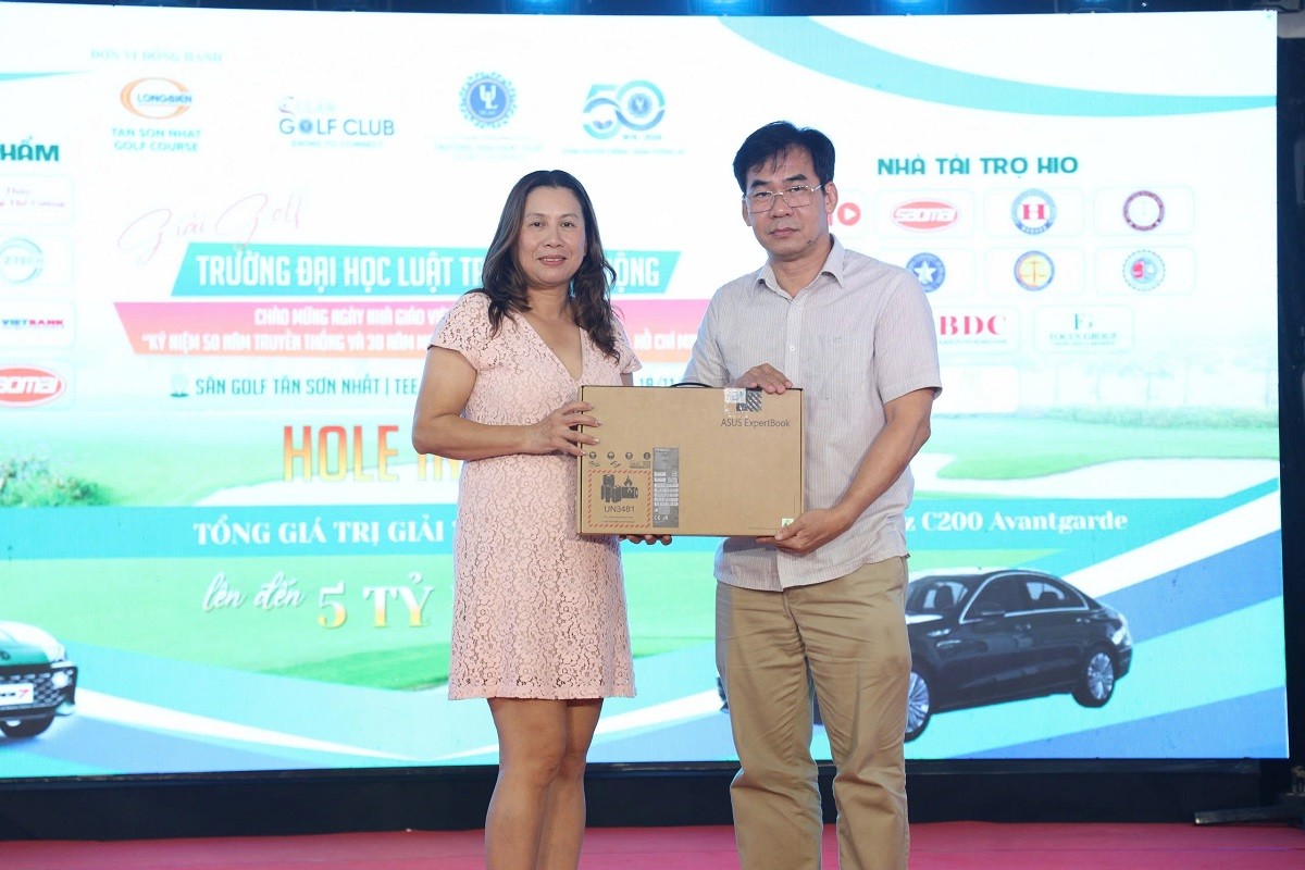 hon-200-golfer-tham-gia-giai-golf-mung-ngay-nha-giao-viet-nam-3-1763557074.jpg