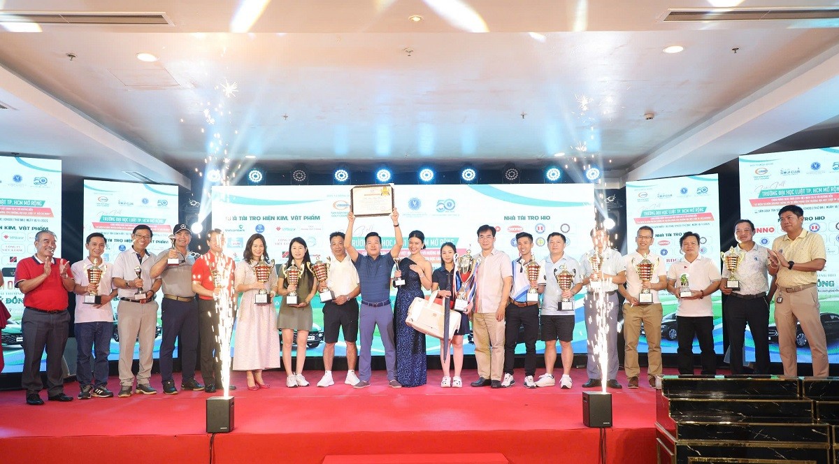 hon-200-golfer-tham-gia-giai-golf-mung-ngay-nha-giao-viet-nam-4-1763557074.jpg