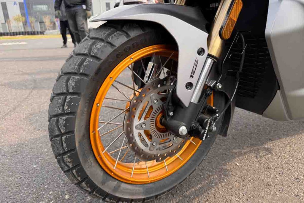 Chính thức ra mắt 'vua xe ga' 249cc mới giá từ 71 triệu đồng rẻ hơn Honda SH 160i, có đủ ABS và TCS ảnh 3