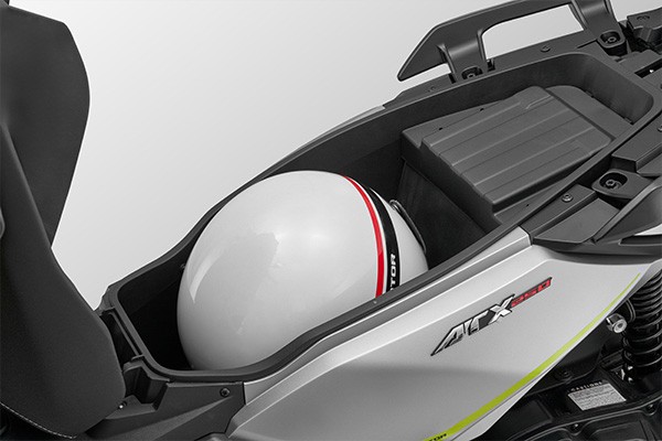 Chính thức ra mắt 'vua xe ga' 249cc mới giá từ 71 triệu đồng rẻ hơn Honda SH 160i, có đủ ABS và TCS ảnh 6