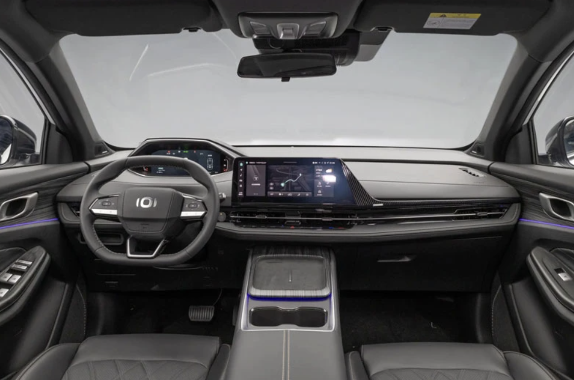 4suv-dien-hang-c-de-net-mazda-cx-5-chua-den-300-trieu-dong-pham-vi-di-chuyen-506-km-1763830747.png