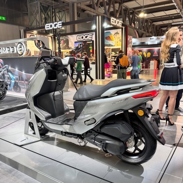 Tin xe hot 24/11: Ra mắt ‘vua xe ga’ 125cc mới cực sang chảnh, đe dọa Honda SH với giá dự kiến rẻ ảnh 1