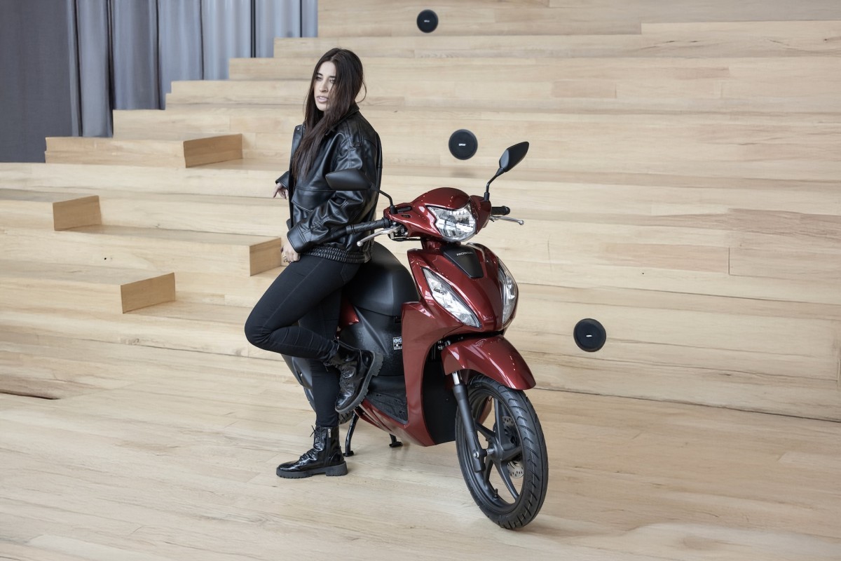 Honda chính thức ra mắt phiên bản mới của ‘Tiểu SH’ Vision, thêm màu sơn đẹp chưa từng có, giá 'mềm' ảnh 1