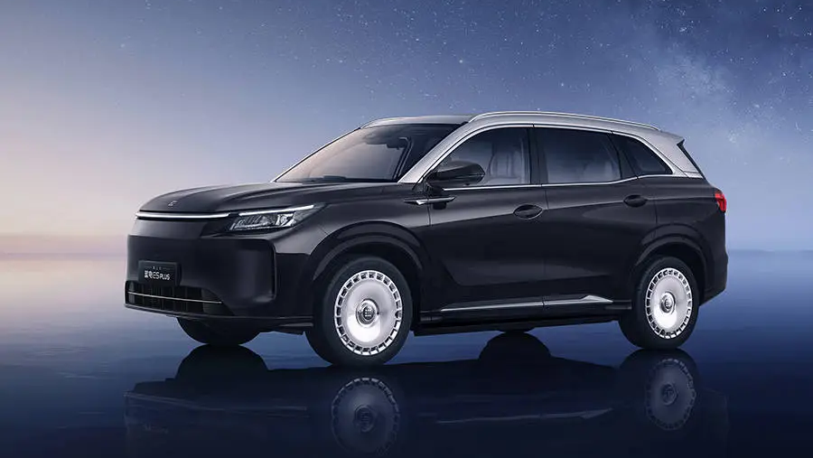 1suv-moi-gia-chi-446-trieu-cong-suat-215-ma-luc-de-net-mazda-cx-5-voi-cau-hinh-hybrid-manh-me-1764747868.png