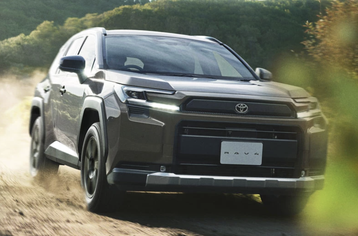 1toyota-rav4-2026-ra-mat-suv-hybrid-gia-tu-hon-760-trieu-dong-doi-trong-cua-mazda-cx-5-1766046825.png