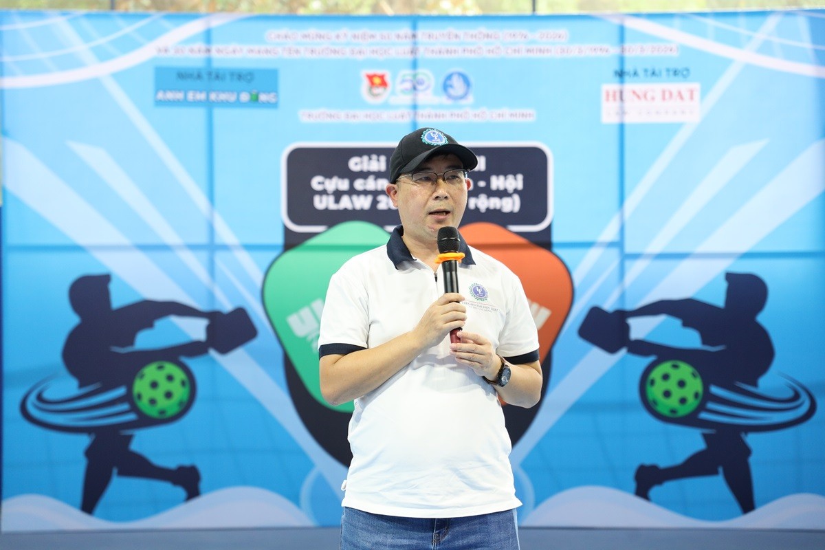 soi-noi-giai-pickleball-chao-mung-50-nam-truong-dai-hoc-luat-tphcm-1-1766237084.JPG