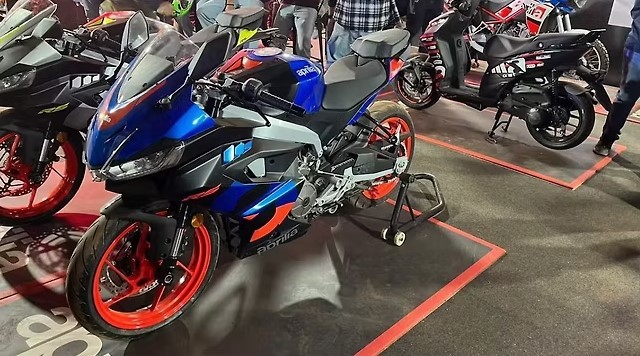 ‘Ông hoàng côn tay’ 457cc giá rẻ mới ra mắt, 'ăn đứt' Yamaha Exciter và Honda Winner R về trang bị ảnh 3