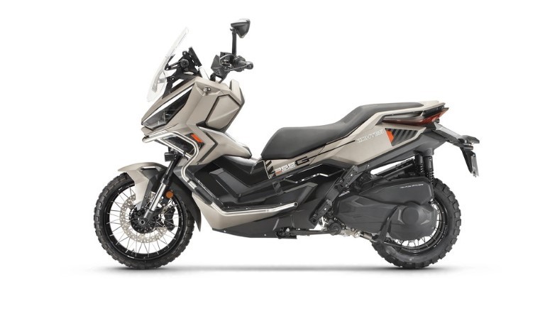 ‘Quái thú xe ga’ 368cc mới ‘trên cơ’ Honda SH chính thức ra mắt, trang bị cực đỉnh mà giá 'siêu rẻ' ảnh 2