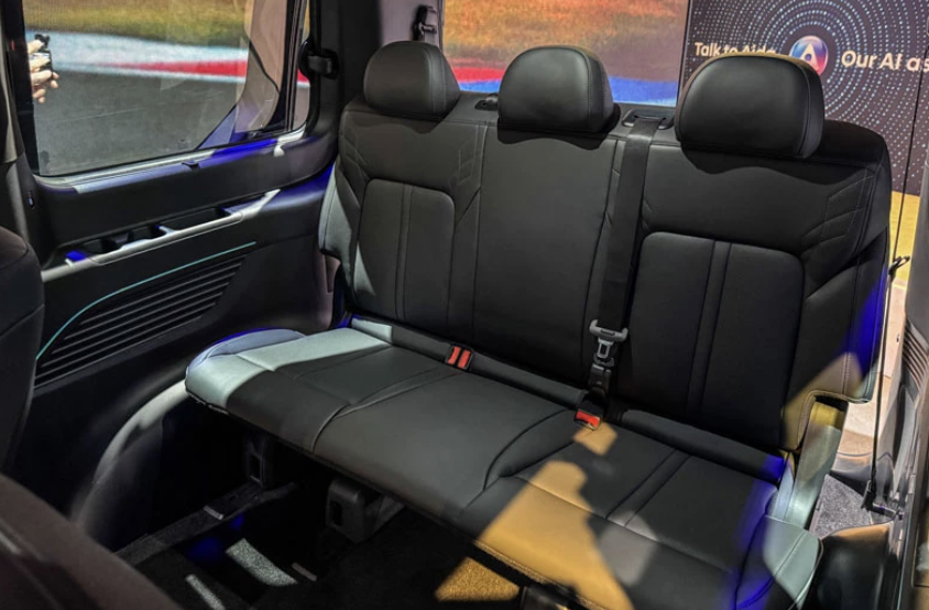 3hyundai-ra-mat-mpv-gia-dinh-9-cho-moi-manh-218-ma-luc-pin-84-kwh-pham-vi-hoat-dong-toi-400-km-1768276426.png