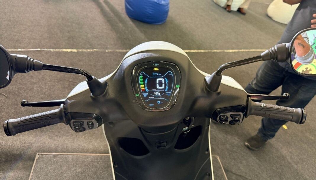 ‘Cơn ác mộng' của Honda Vision đã cập bến đại lý, ‘gây sốt’ với giá 21 triệu đồng rẻ như Wave Alpha ảnh 3