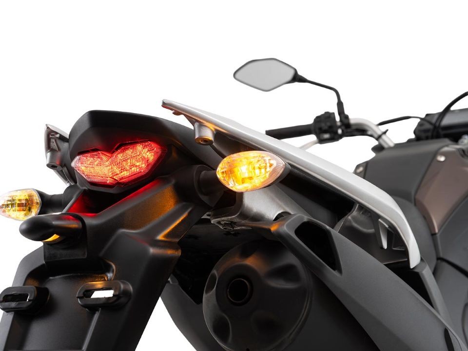 ‘Vua côn tay’ 250cc mới của Yamaha ra mắt với giá rẻ, trang bị ‘đè bẹp’ Exciter và Honda Winner R ảnh 6