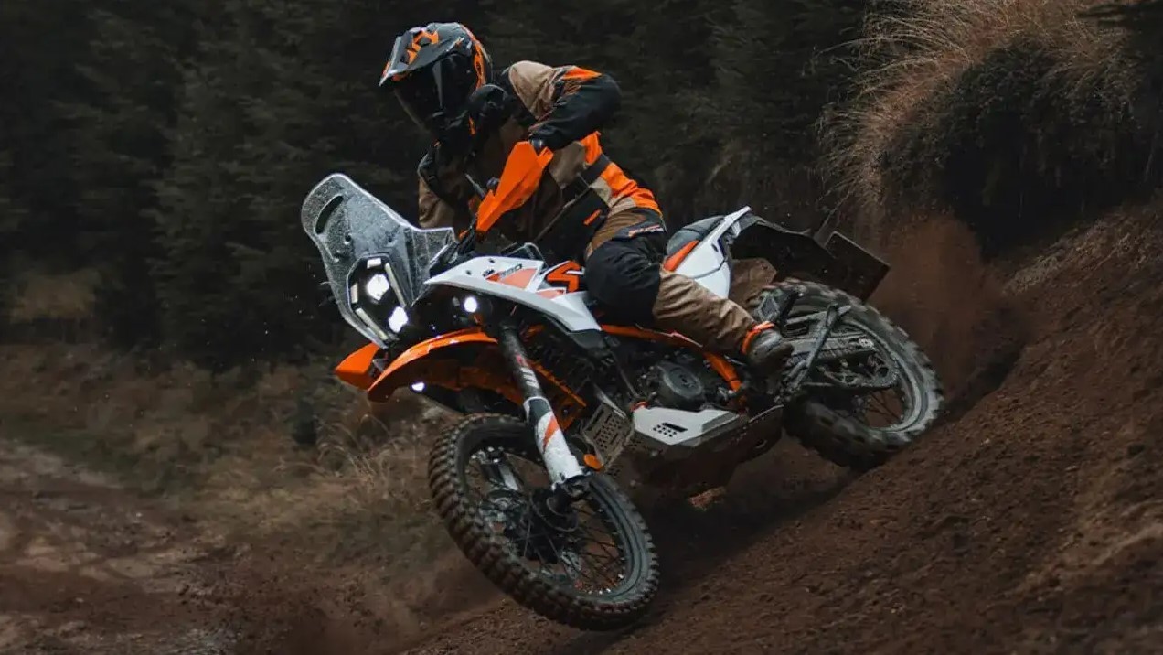 Tin xe hot 31/1: Chính thức ra mắt ‘vua côn tay’ 399cc mới ‘chất’ hơn Exciter và Winner R, giá 'mềm' ảnh 1