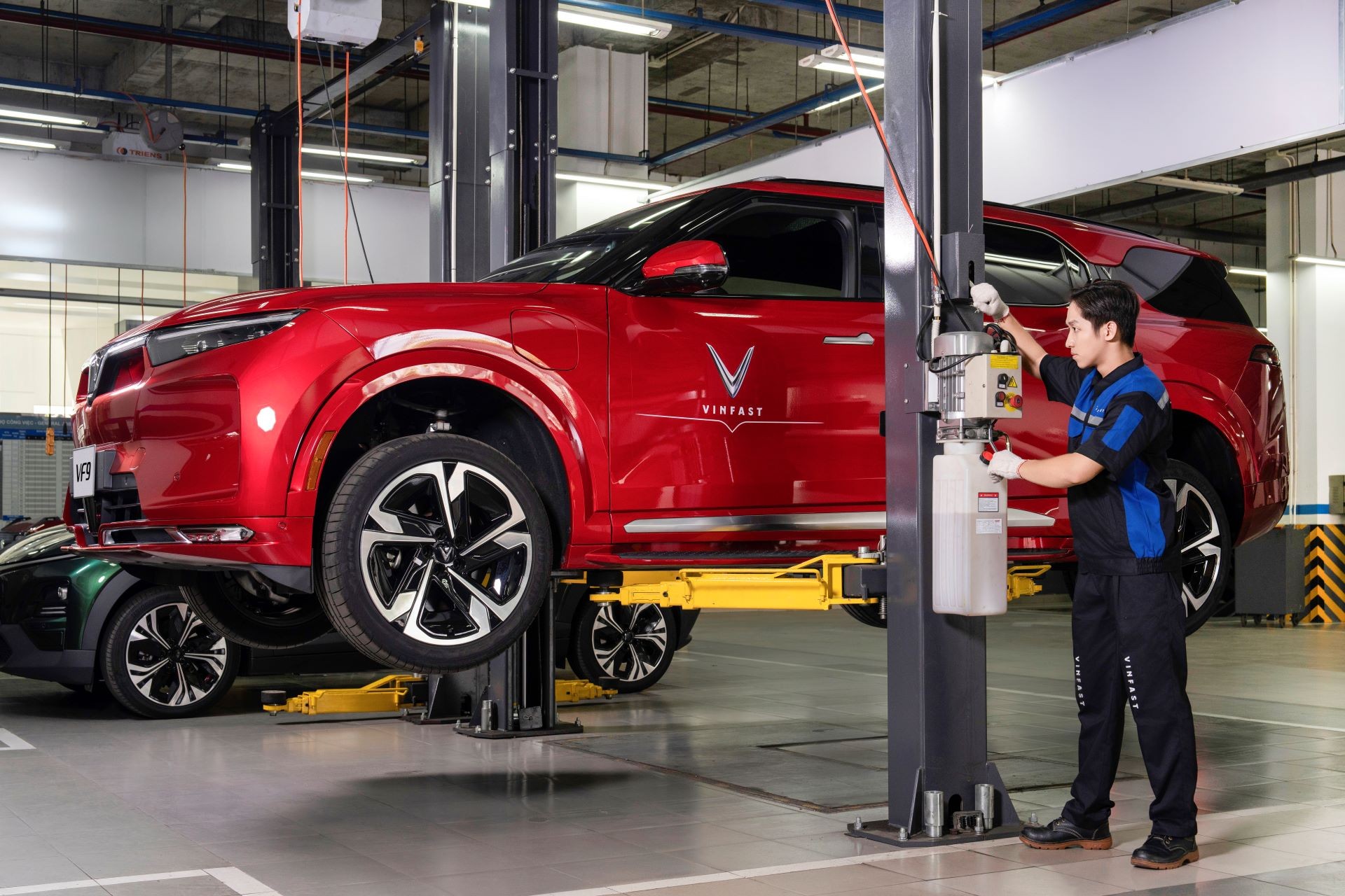 Bảo dưỡng giá mềm, dịch vụ không ngừng được nâng cấp, VinFast tạo tiêu chuẩn hậu mãi mới trên thị trường ảnh 2