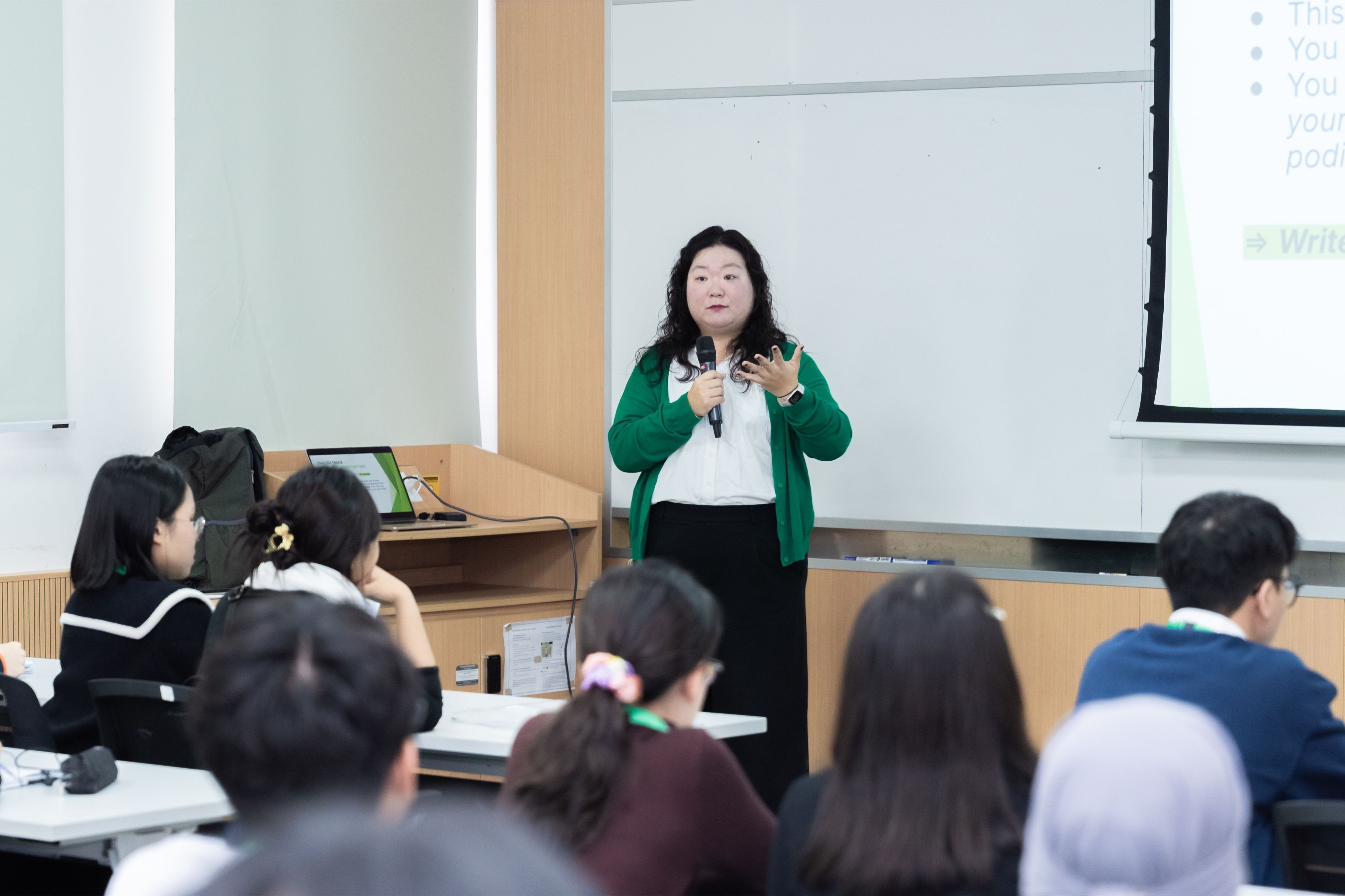 Tiếng nói Xanh - Từ sân chơi trong nước đến chuẩn mực tranh biện quốc tế ảnh 1