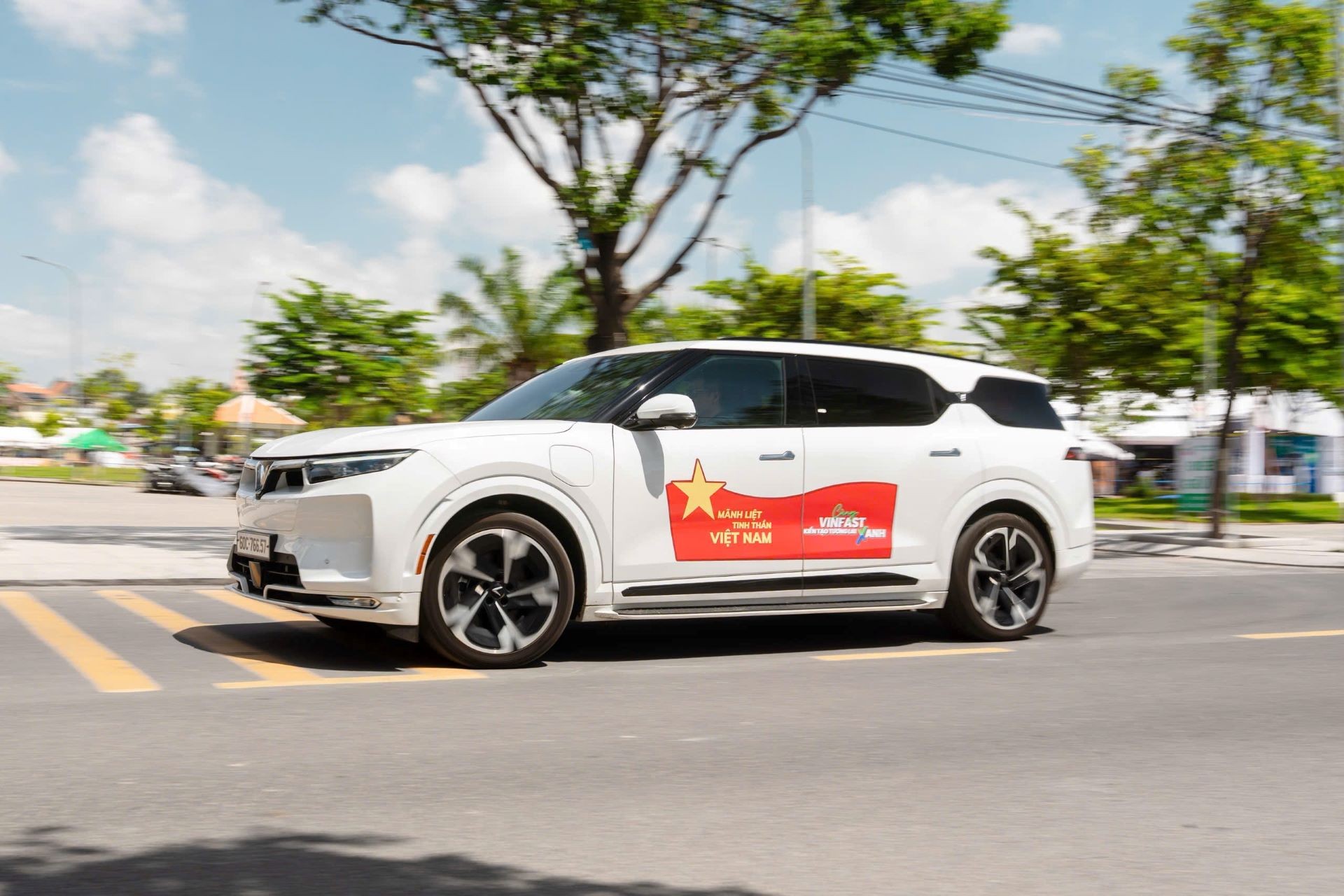 Giá từ 1,499 tỷ, sạc miễn phí 3 năm, trả trước 0 đồng: Lý do nhiều gia đình chốt VF 9 dịp cận Tết ảnh 2