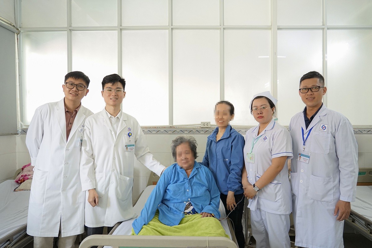 phau-thuat-cap-cuu-cuu-song-benh-nhan-72-tuoi-bi-thung-dai-trang-sigma-1770890112.JPG