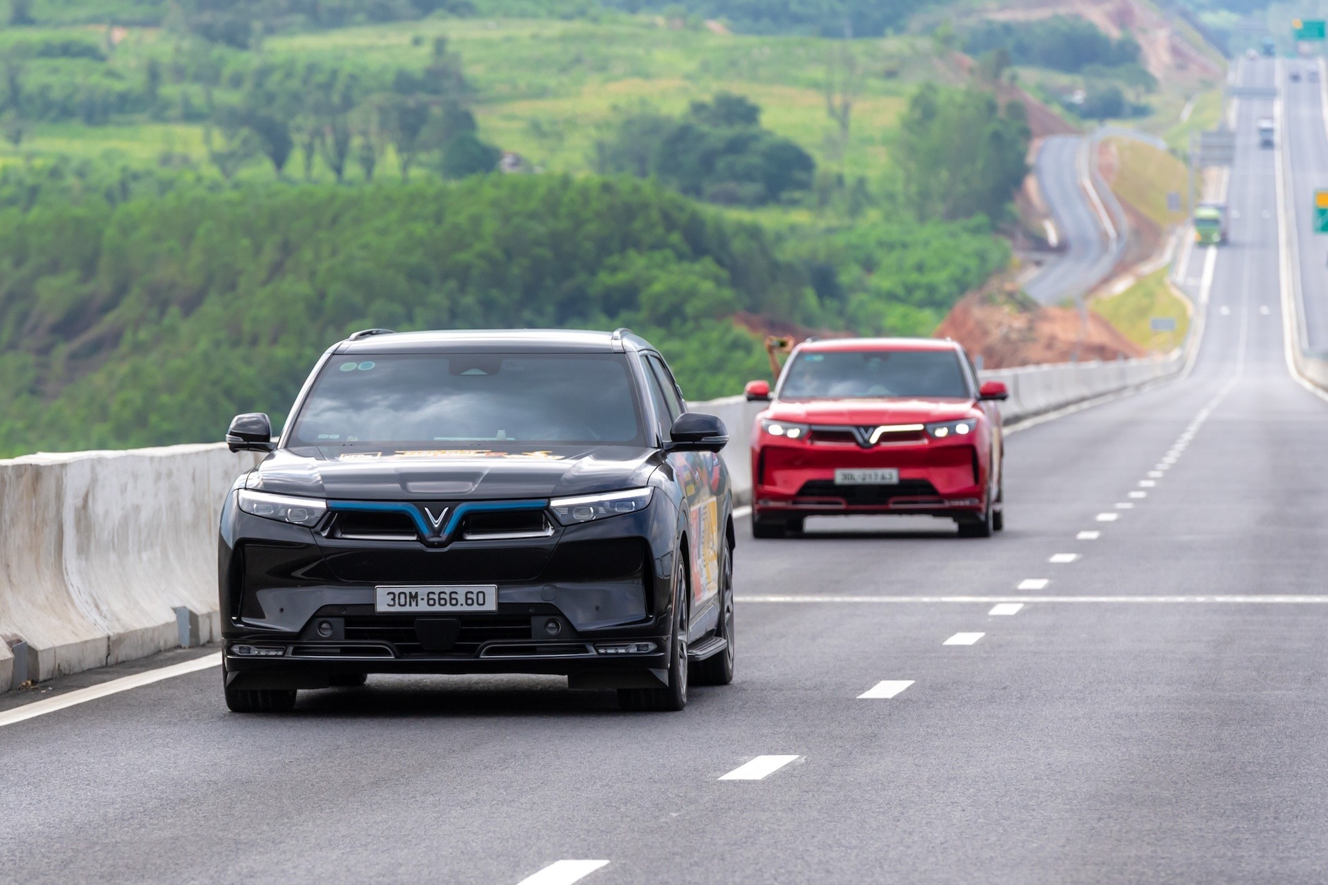 Tin xe 25/2: Mở bán ‘vua côn tay’ mới ‘chất’ hơn Yamaha Exciter và Honda Winner R, giá 48 triệu đồng ảnh 2