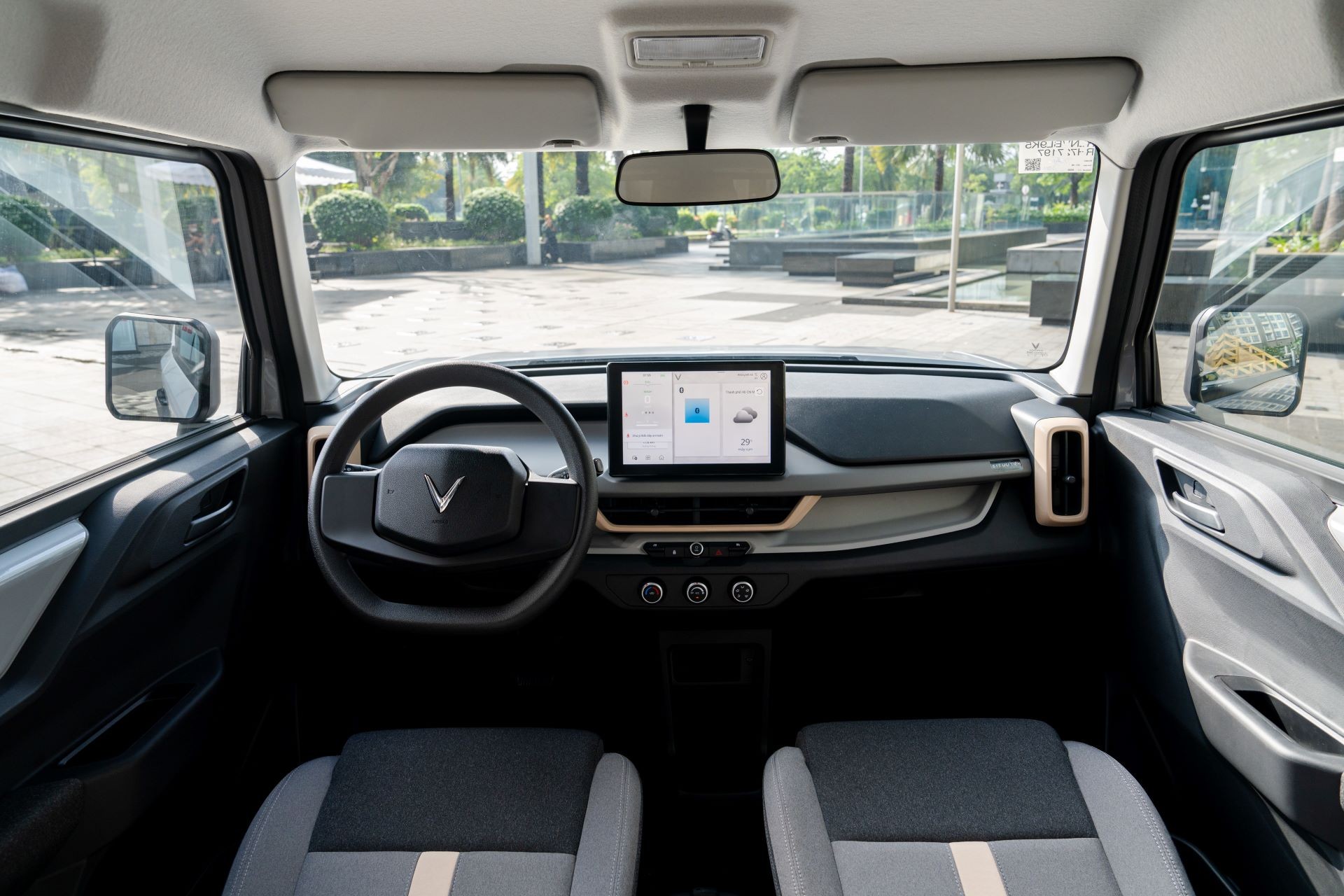 Người trẻ chọn mua ô tô đầu đời miễn nhiễm với bão giá xăng ảnh 2