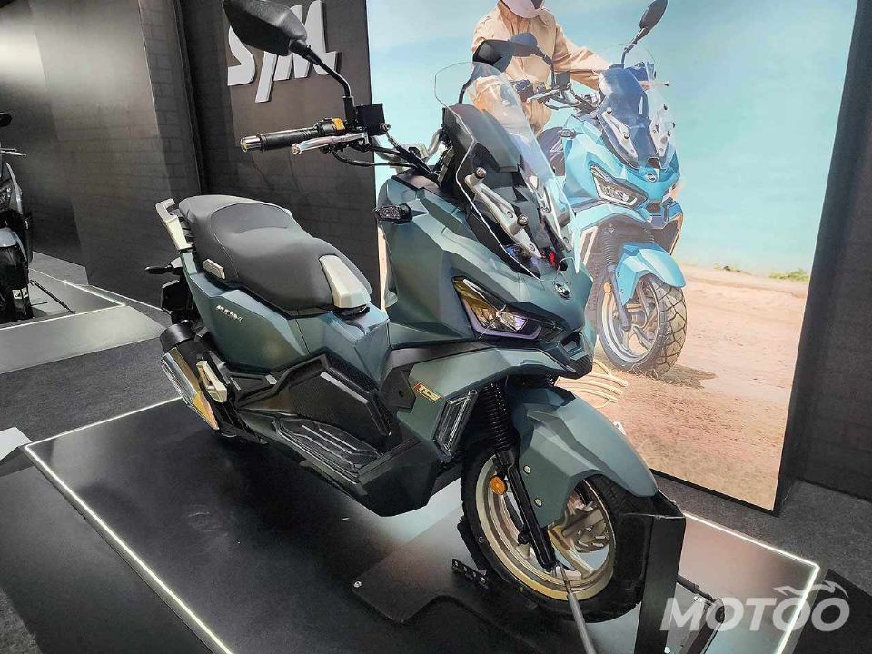 ‘Kỳ phùng địch thủ’ của Honda ADV 160 chính thức ra mắt với giá cạnh tranh, có ABS và TCS như SH ảnh 1