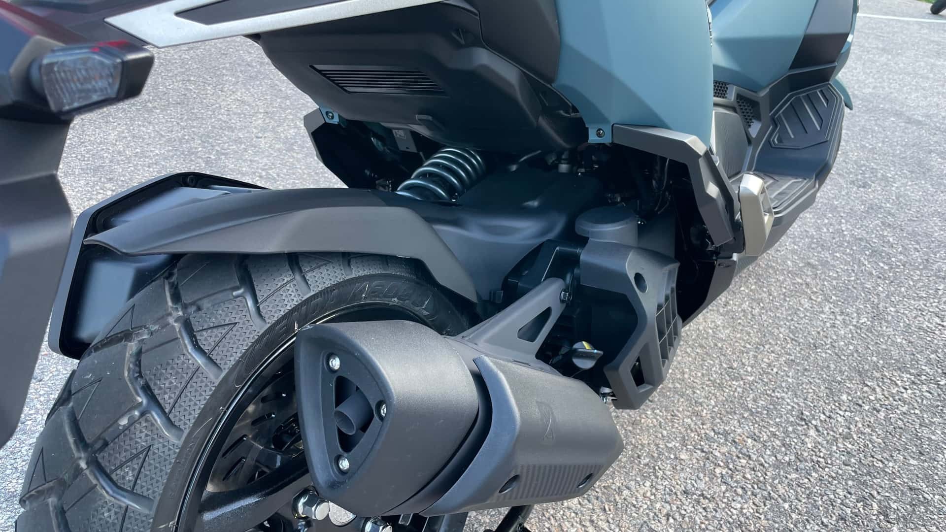 ‘Kỳ phùng địch thủ’ của Honda ADV 160 chính thức ra mắt với giá cạnh tranh, có ABS và TCS như SH ảnh 6