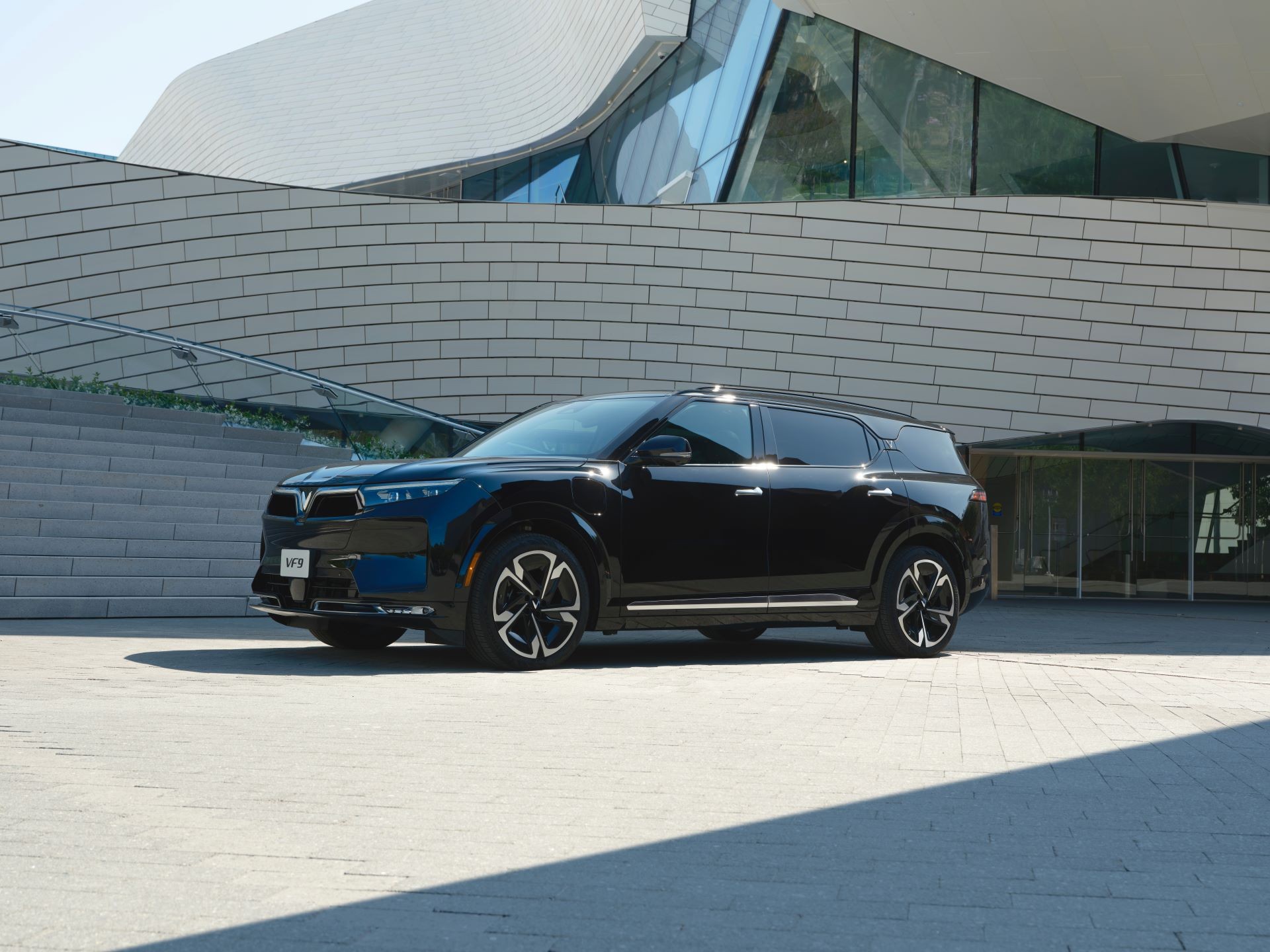 3 lý do người dùng gọi VinFast VF 9 là 'mẫu xe hưởng thụ': Không gian chủ tịch, công nghệ 'đầy khoang', chi phí tối ưu ảnh 1