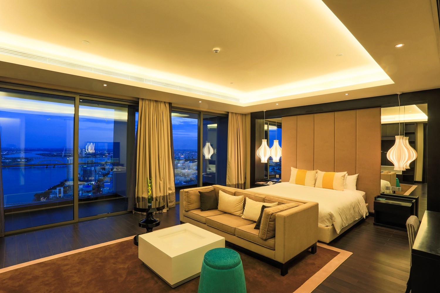 ben-trong-novotel-danang-han-river-1773996286.jpg