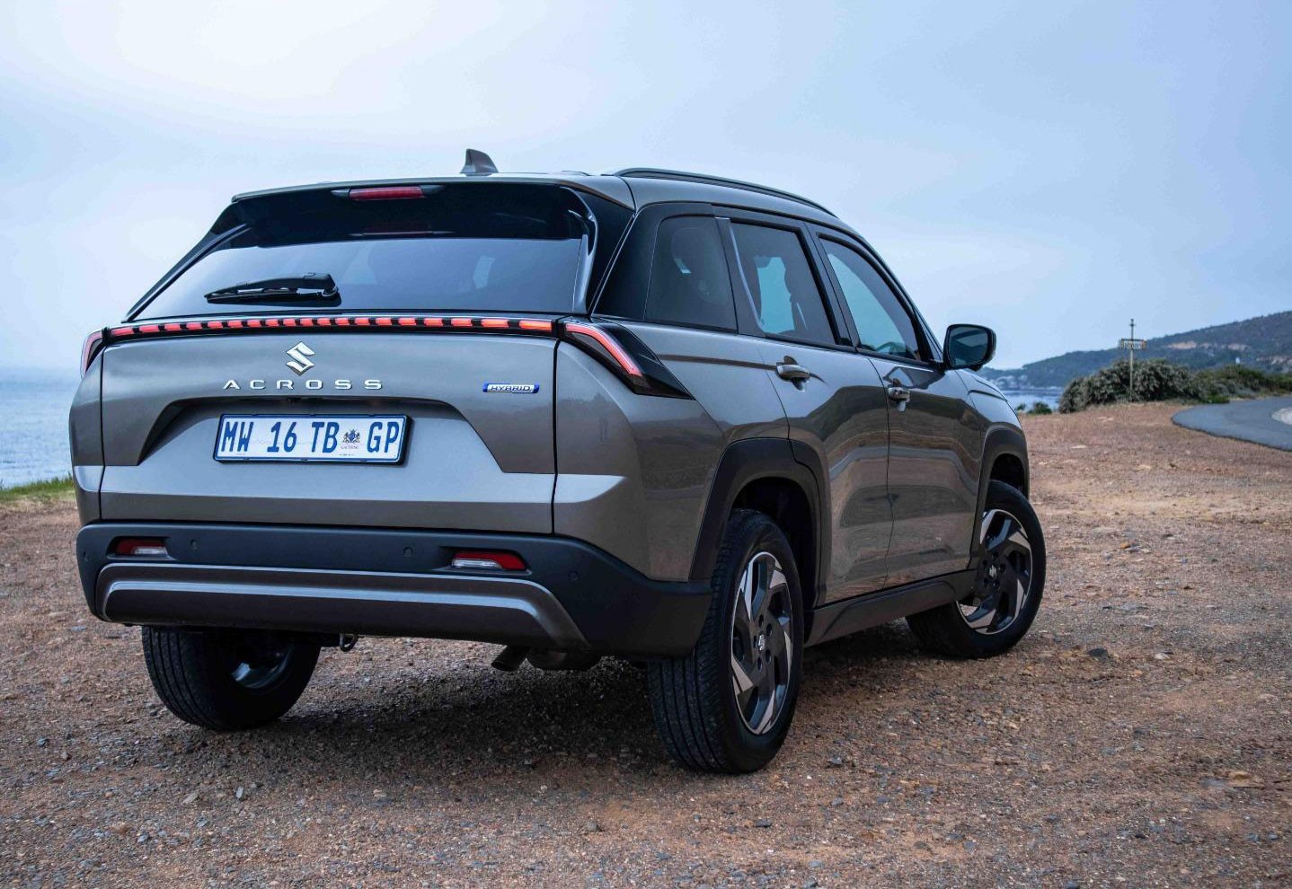 Suzuki ra mắt mẫu SUV hybrid cỡ C mới đẹp át vía Honda CR-V, giá 548 triệu đồng rẻ hơn Mazda CX-5 ảnh 3