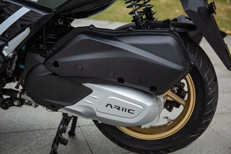 ‘Vua xe ga’ 250cc mới trình làng với giá 53 triệu đồng ngang Honda Air Blade, có ABS và TCS như SH ảnh 2