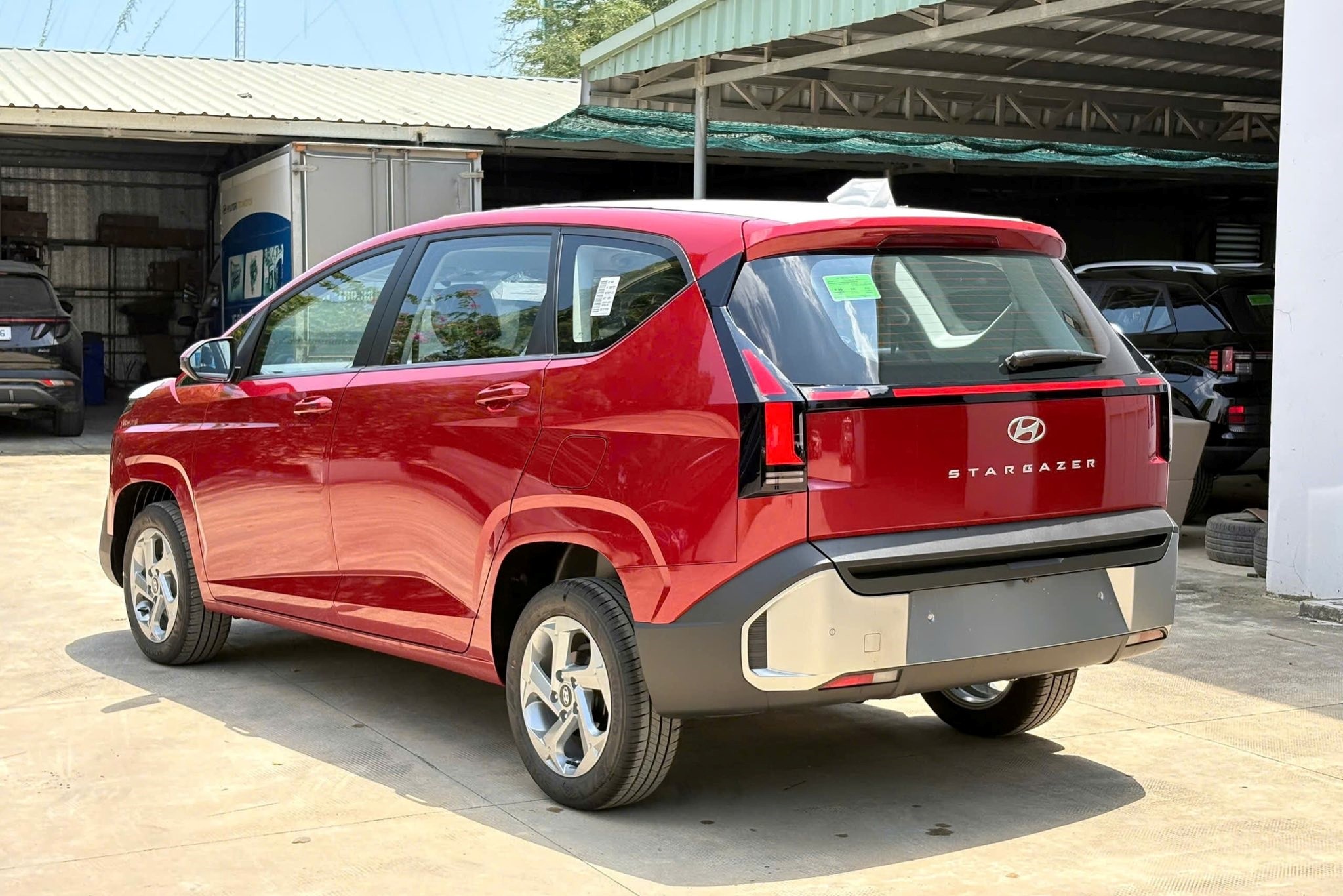 Mẫu MPV 7 chỗ mới của Hyundai về đại lý Việt với giá 489 triệu đồng, quyết chiến Mitsubishi Xpander ảnh 4