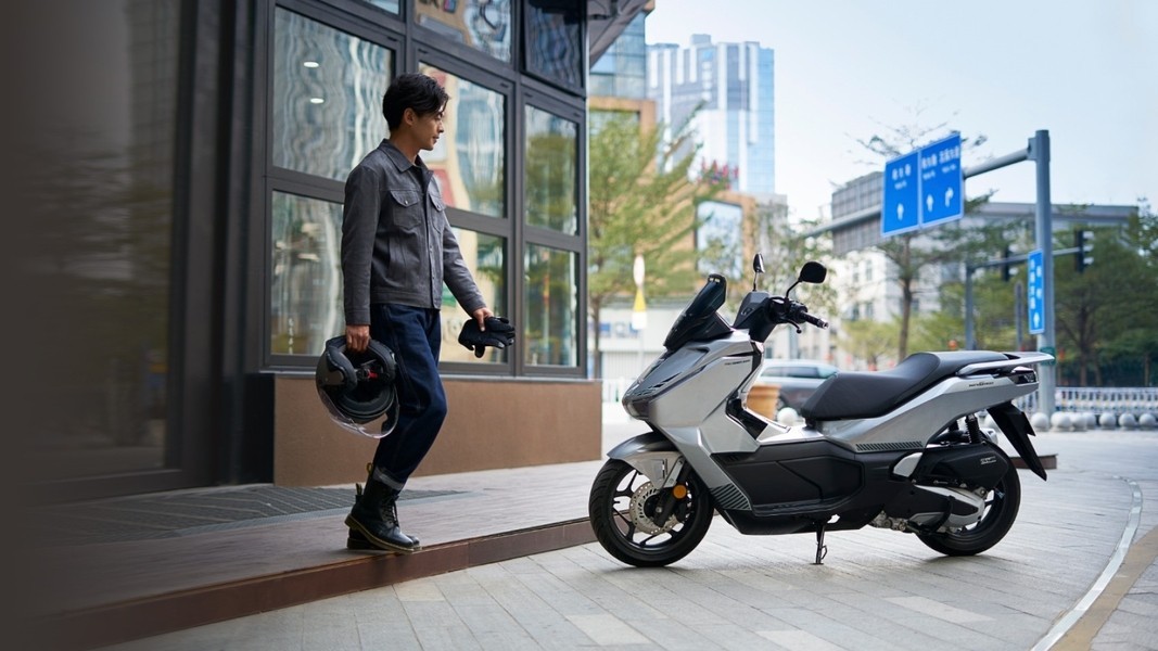 Tin xe trưa 23/3: Honda chính thức ra mắt ‘kẻ thay thế’ Air Blade giá 59 triệu đồng, trang bị như SH ảnh 1