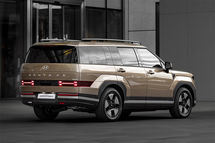 Hyundai Santa Fe 2026 mới chính thức ra mắt: Thiết kế ấn tượng, trang bị đe nẹt Ford Everest, giá rẻ ảnh 7