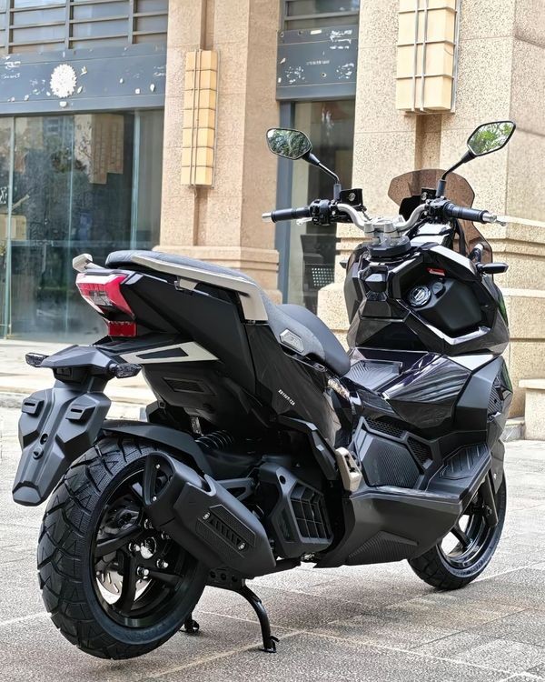 Tin xe 25/3: Ra mắt ‘tân binh’ xe ga 150cc mới giá 51 triệu đồng rẻ hơn SH Mode mà xịn như Honda SH ảnh 2