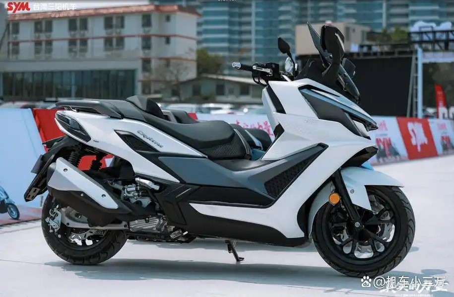 ‘Vua xe ga’ mới chính thức ra mắt: Trang bị phanh ABS kênh đôi và TCS xịn như Honda SH mà giá rẻ hơn ảnh 7
