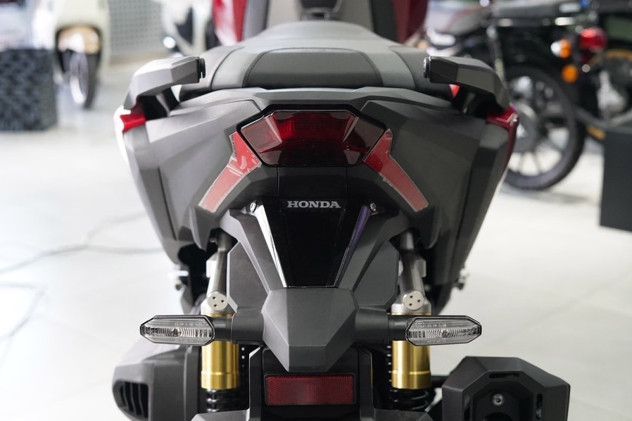 Honda chính thức ra mắt ‘vua xe ga’ mới thiết kế ‘nét’ hơn SH và Vario, có ABS 2 kênh mà giá cực rẻ ảnh 4