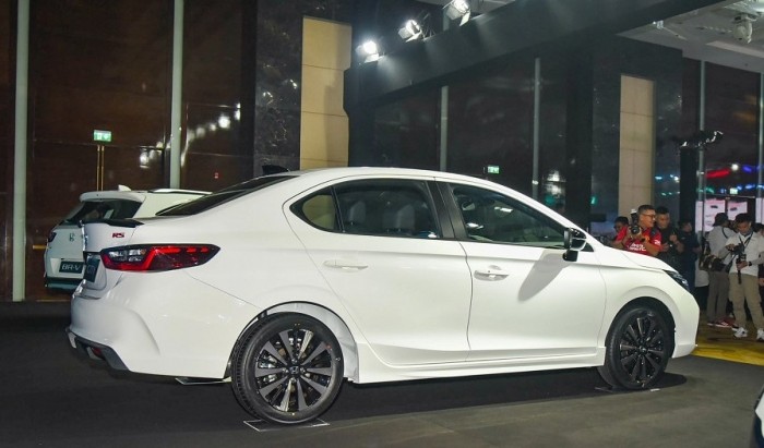 Tin xe trưa 31/3: Ra mắt ‘vua xe ga’ mới giá 53 triệu đồng ngang Honda Air Blade mà trang bị như SH ảnh 2