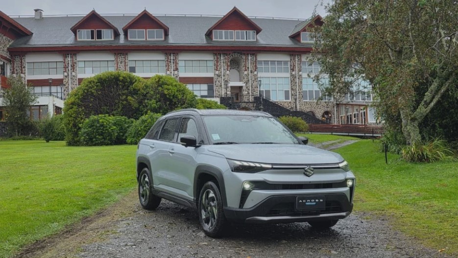 Suzuki chính thức ra mắt SUV cỡ B ‘chủ lực’ mới giá 456 triệu đồng, hạ gục Mitsubishi Xforce ảnh 2