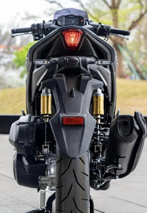 Yamaha chính thức ra mắt 'khắc tinh' của Honda Vario và Air Blade: Có ABS 2 kênh, giá 61 triệu đồng ảnh 4