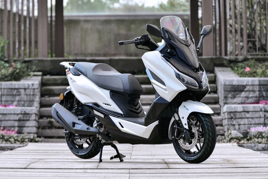 Chính thức ra mắt ‘vua xe ga’ 244cc mới 'chất' hơn cả Honda SH, giá 55 triệu đồng rẻ ngang Air Blade ảnh 1