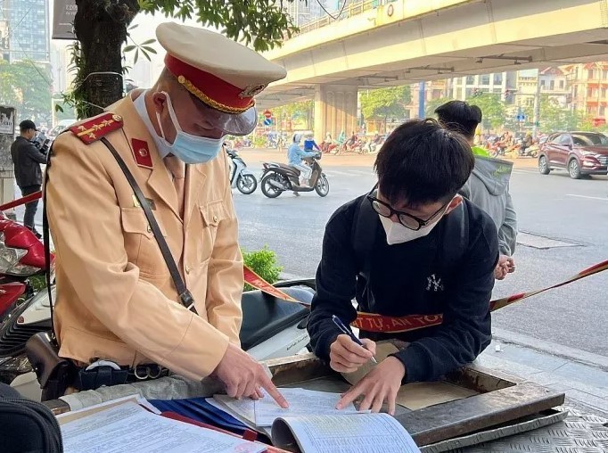 Tin xe 13/4: Hyundai Grand i10 phiên bản mới giá rẻ 174 triệu đồng ra mắt khi giá xăng dầu 'có biến' ảnh 2