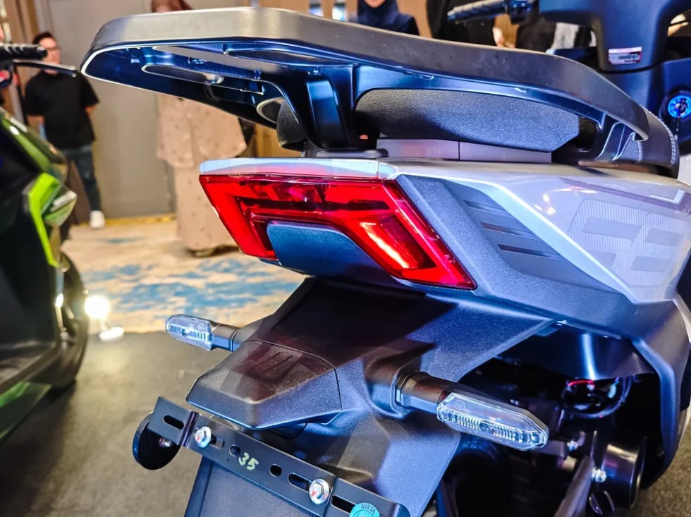 ‘Kẻ hủy diệt Honda Vision’ chính thức ra mắt với giá 29 triệu đồng, dùng động cơ 125cc như SH Mode ảnh 4