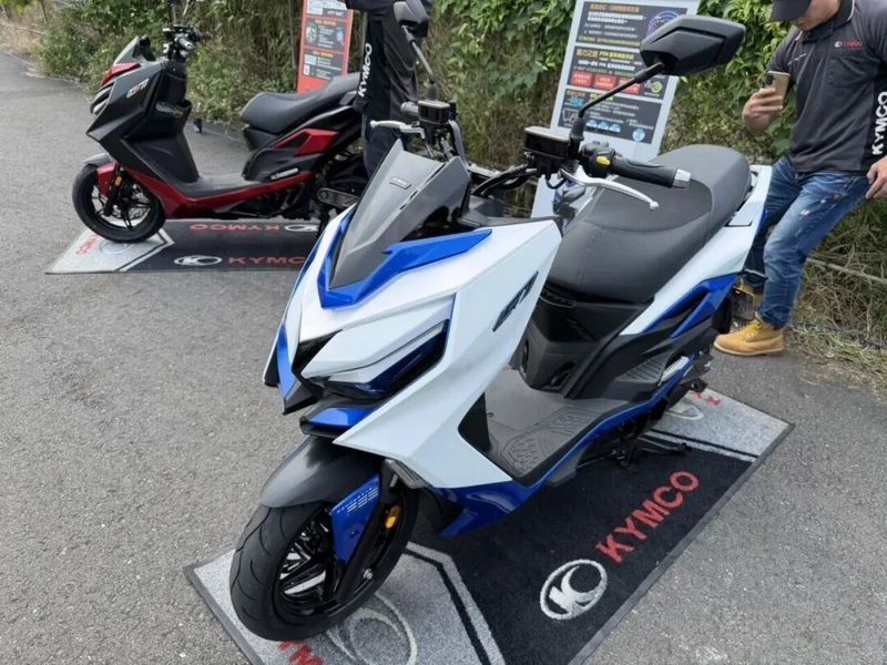 Tin xe trưa 21/4: Ra mắt 'vua côn tay' mới phân khúc cao hơn Yamaha Exciter, giá chỉ 49 triệu đồng ảnh 2