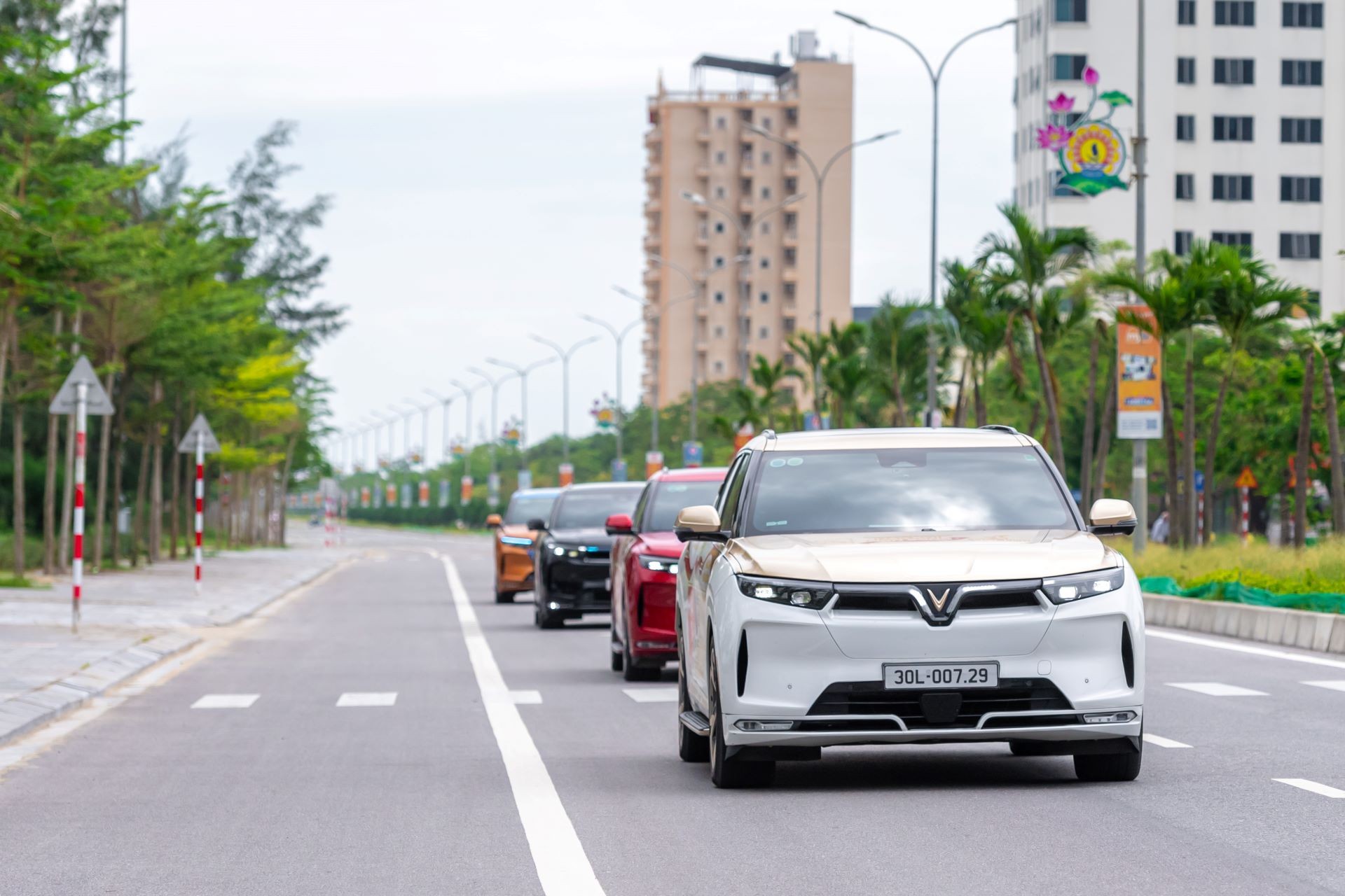 Vì sao VinFast VF 9 được giới doanh nhân ưu tiên hàng đầu cho hành trình dài? ảnh 2