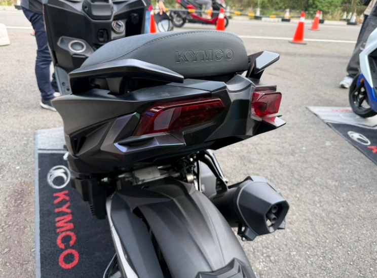 ‘Vua xe ga’ 175cc mới chính thức ra mắt: 'Nét' hơn Honda SH và SH Mode, có ABS 2 kênh, giá rất rẻ ảnh 6