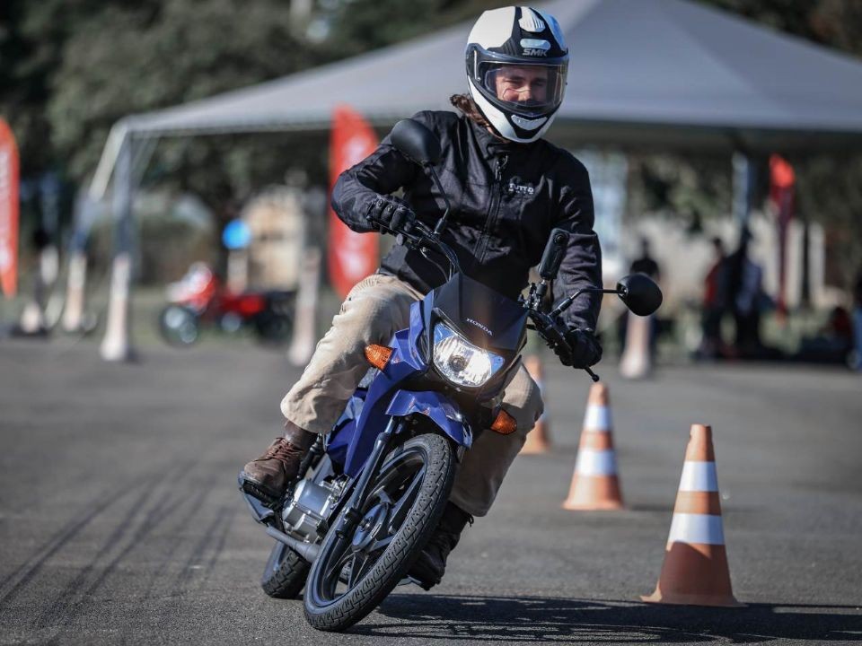 Honda chính thức ra mắt ‘xe số quốc dân’ 110cc giá rẻ mới, thiết kế 'nét' hơn Future, trang bị át vía Wave Alpha và RSX ảnh 2