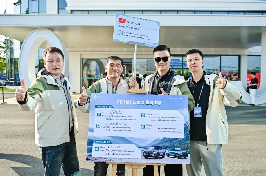 Việt Nam thắng 'Super Hybrid Marathon 9 quốc gia', Omoda C5 SHS-H chạy gần 1.000km chỉ với một bình xăng ảnh 4