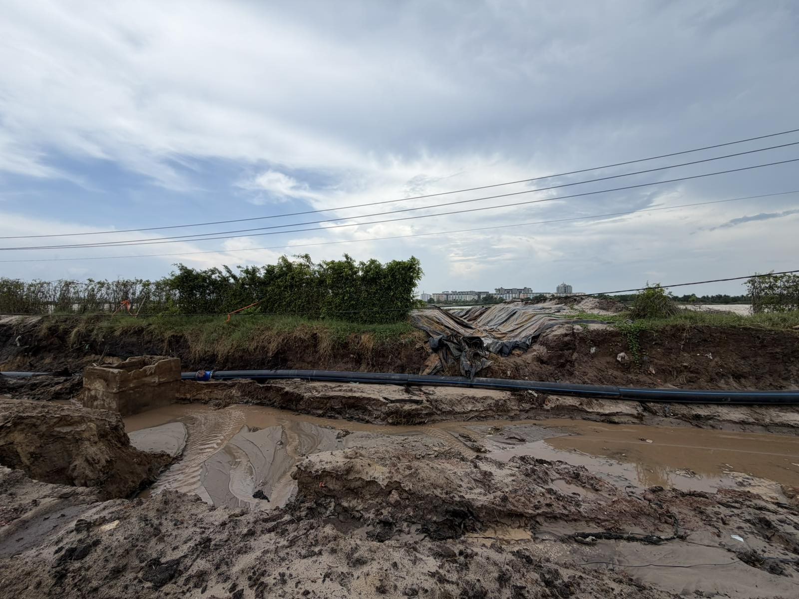 2-ngap-dt975-phu-quoc-apec-1777866660.jpg