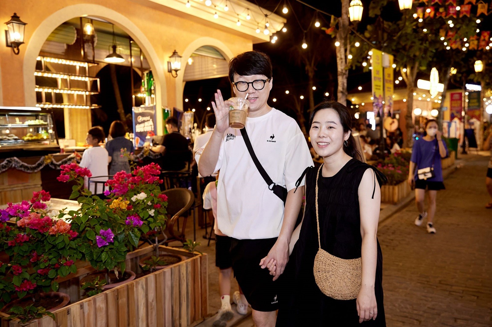 phu-quoc-vui-fest-bazaar-khach-han-1777989607.jpg